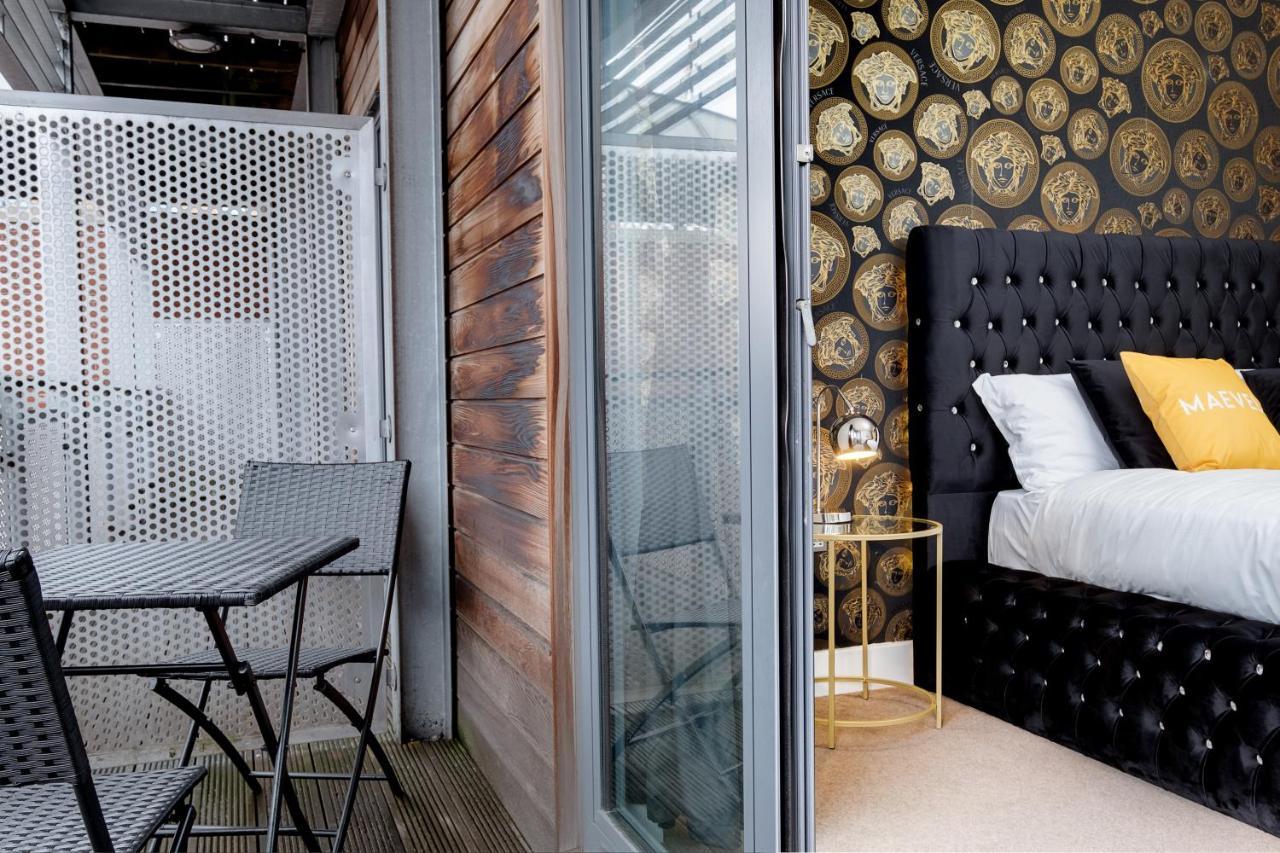 Maevela Apartments - Arcadian Versace Themed Apt ☆ Huge Balcony / Free Parking → Free Netflix -2 Min Walk From Birmingham Hippodrome Theatre, Arcadian, China Town, Sidewalk Club, Gay Village, 5 Mins From New Street Train Station - Birmingham Grand Ce מראה חיצוני תמונה