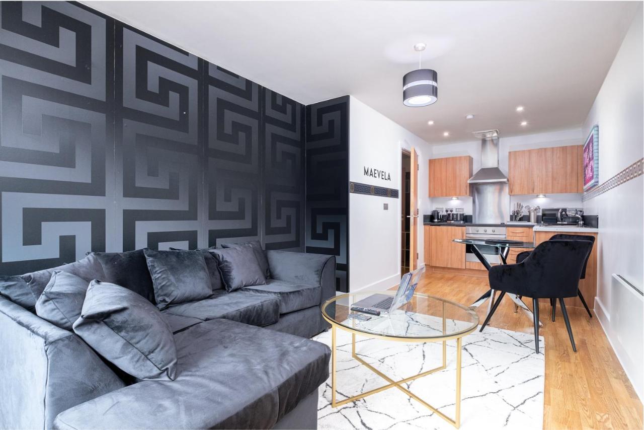 Maevela Apartments - Arcadian Versace Themed Apt ☆ Huge Balcony / Free Parking → Free Netflix -2 Min Walk From Birmingham Hippodrome Theatre, Arcadian, China Town, Sidewalk Club, Gay Village, 5 Mins From New Street Train Station - Birmingham Grand Ce מראה חיצוני תמונה