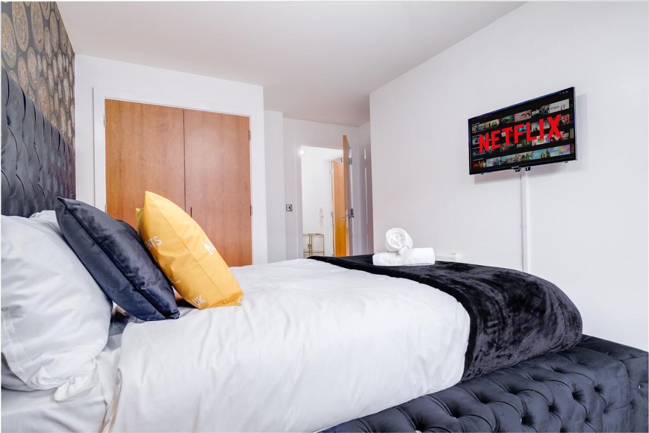 Maevela Apartments - Arcadian Versace Themed Apt ☆ Huge Balcony / Free Parking → Free Netflix -2 Min Walk From Birmingham Hippodrome Theatre, Arcadian, China Town, Sidewalk Club, Gay Village, 5 Mins From New Street Train Station - Birmingham Grand Ce מראה חיצוני תמונה