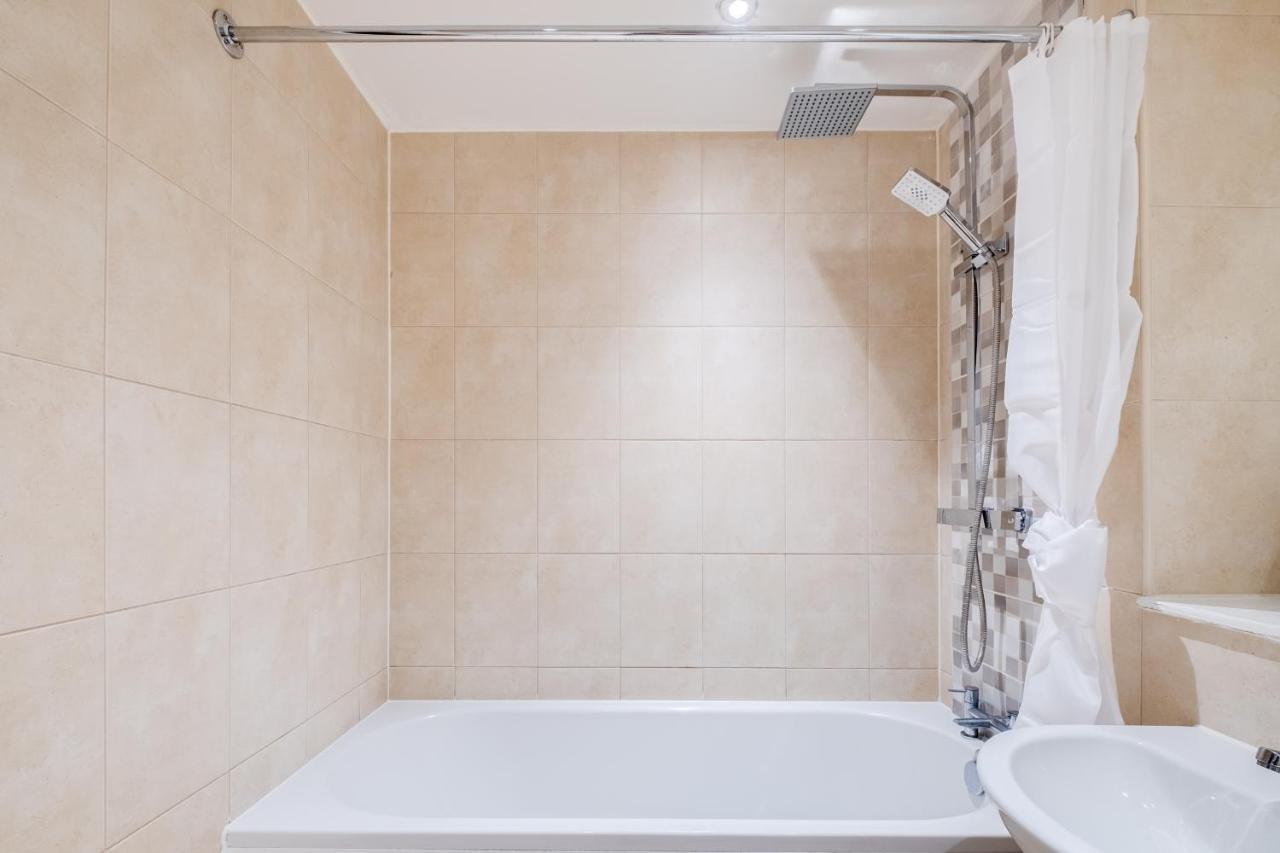 Maevela Apartments - Arcadian Versace Themed Apt ☆ Huge Balcony / Free Parking → Free Netflix -2 Min Walk From Birmingham Hippodrome Theatre, Arcadian, China Town, Sidewalk Club, Gay Village, 5 Mins From New Street Train Station - Birmingham Grand Ce מראה חיצוני תמונה