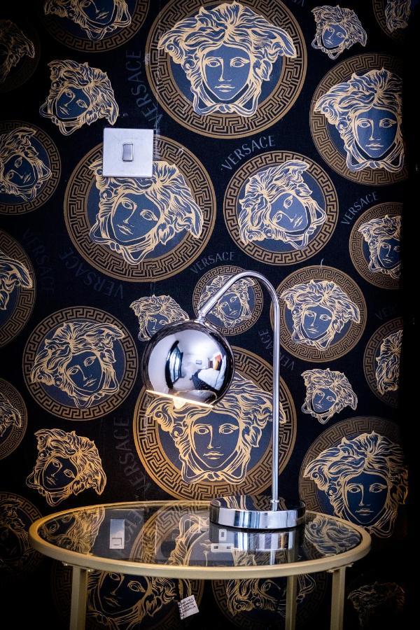Maevela Apartments - Arcadian Versace Themed Apt ☆ Huge Balcony / Free Parking → Free Netflix -2 Min Walk From Birmingham Hippodrome Theatre, Arcadian, China Town, Sidewalk Club, Gay Village, 5 Mins From New Street Train Station - Birmingham Grand Ce מראה חיצוני תמונה
